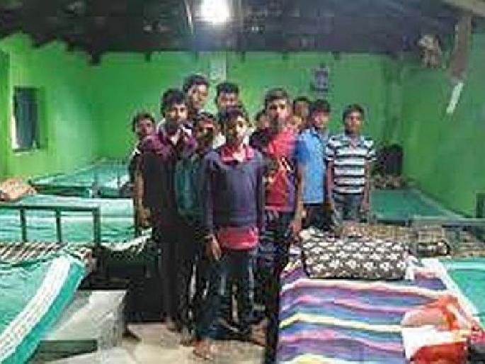 government oppressive rule of land space for students in the hostel | वसतीगृहातील अवघ्या २४ विद्यार्थ्यांसाठी हवी ४००० चौरस फूट जागा; जाचक अट government oppressive rule of land space for students in the hostel | वसतीगृहातील अवघ्या २४ विद्यार्थ्यांसाठी हवी ४००० चौरस फूट जागा; जाचक अट