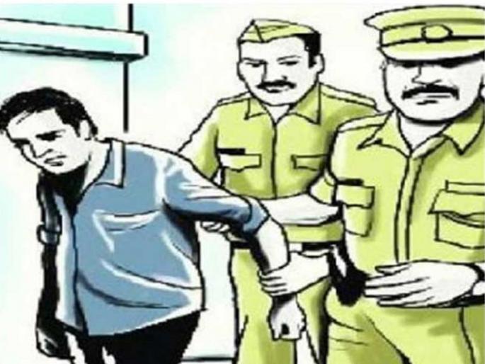 In Dhankawadi, the person who broke the car with a sword was beaten and handcuffed | धनकवडीत तलवार घेऊन दहशत माजवत गाडया फोडणाऱ्याला ठोकल्या बेड्या In Dhankawadi, the person who broke the car with a sword was beaten and handcuffed | धनकवडीत तलवार घेऊन दहशत माजवत गाडया फोडणाऱ्याला ठोकल्या बेड्या