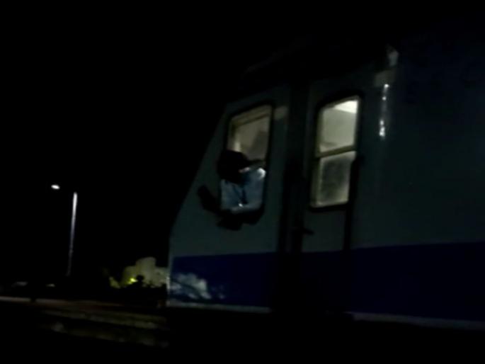 Very well! The loco pilot flatly refused to move the train forward; The Ballarsha-Gondia train was stuck for five hours | भलतंच! लोको पायलटचा गाडी पुढे नेण्यास चक्क नकार; बल्लारशा-गोंदिया गाडी पाच तास रखडली