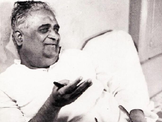 Everyone is dependent ... no one's fault! - Gadima | पराधीन आहे जगती पुत्र मानवाचा...दोष ना कुणाचा!- गदिमा Everyone is dependent ... no one's fault! - Gadima | पराधीन आहे जगती पुत्र मानवाचा...दोष ना कुणाचा!- गदिमा
