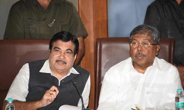 The road will have to pay toll; We will not give toll exemption like Chandrakant Patil | "रस्ता वापरणार म्ह्टल्यावर टोल भरावाच लागेल; चंद्रकांत पाटलांसारखी टोलमुक्ती आम्ही देणार नाही..!" The road will have to pay toll; We will not give toll exemption like Chandrakant Patil | "रस्ता वापरणार म्ह्टल्यावर टोल भरावाच लागेल; चंद्रकांत पाटलांसारखी टोलमुक्ती आम्ही देणार नाही..!"