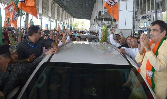 125 crores of trees will plant at the highways sides : Nitin Gadkari | महामार्गांच्या कडेला १२५ कोटी झाडे लावणार : नितीन गडकरी