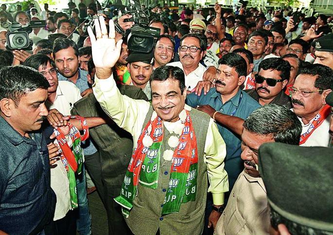 Will make Nagpur a beautiful city: Nitin Gadkari | नागपूरला सुंदर शहर बनवणार : नितीन गडकरी Will make Nagpur a beautiful city: Nitin Gadkari | नागपूरला सुंदर शहर बनवणार : नितीन गडकरी