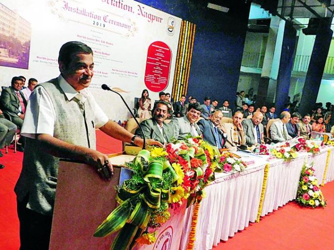 Should use technology in judiciary: Nitin Gadkari | न्यायव्यवस्थेत तंत्रज्ञानाचा उपयोग वाढणे आवश्यक : नितीन गडकरी