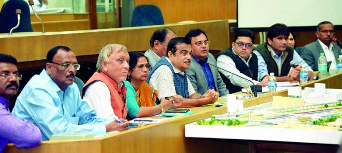 Development from CRF; Rs 1882 crore fund for the project: Nitin Gadkari | सीआरएफमधून विकास; प्रकल्पासाठी १८८२ कोटींचा निधी : नितीन गडकरी Development from CRF; Rs 1882 crore fund for the project: Nitin Gadkari | सीआरएफमधून विकास; प्रकल्पासाठी १८८२ कोटींचा निधी : नितीन गडकरी