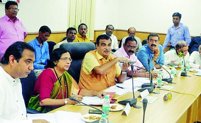900 crore for 12 projects: Nitin Gadkari's announcement | १२ प्रकल्पांसाठी ९०० कोटी : नितीन गडकरींची घोषणा 900 crore for 12 projects: Nitin Gadkari's announcement | १२ प्रकल्पांसाठी ९०० कोटी : नितीन गडकरींची घोषणा