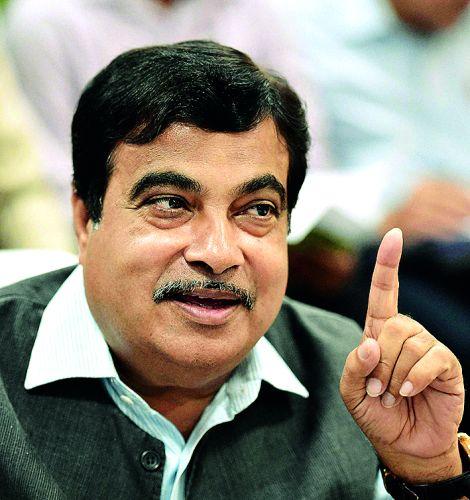 Take action on 'Blackmailer' MLA, MP's: directive of Nitin Gadkari | 'ब्लॅकमेलर' आमदार-खासदारांवर कठोर कारवाई करा : नितीन गडकरी यांचे यंत्रणांना निर्देश Take action on 'Blackmailer' MLA, MP's: directive of Nitin Gadkari | 'ब्लॅकमेलर' आमदार-खासदारांवर कठोर कारवाई करा : नितीन गडकरी यांचे यंत्रणांना निर्देश