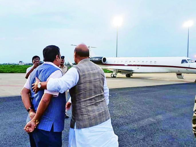 Nitinji, take care of your health! Gadkari inquired by Rajnath Singh | नितीनजी, सेहत का ख्याल रखिए ! राजनाथसिंह यांनी केली गडकरींची चौकशी Nitinji, take care of your health! Gadkari inquired by Rajnath Singh | नितीनजी, सेहत का ख्याल रखिए ! राजनाथसिंह यांनी केली गडकरींची चौकशी