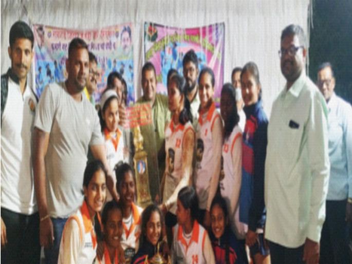 Karnala Sports Panvel team wins in Kabaddi competition | कबड्डी स्पर्धेत कर्नाळा स्पोर्टस पनवेल संघ अजिंक्य Karnala Sports Panvel team wins in Kabaddi competition | कबड्डी स्पर्धेत कर्नाळा स्पोर्टस पनवेल संघ अजिंक्य