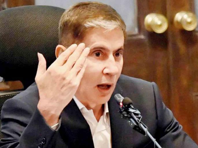 if roads seen with potholes action will be taken against municipal officials clear orders from the Commissioner bhushan gagrani | रस्त्यांची चाळण झाली तर पालिका अधिकाऱ्यांवर कारवाई होणार, आयुक्तांचे स्पष्ट आदेश! अधिकाऱ्यांचे धाबे दणाणले if roads seen with potholes action will be taken against municipal officials clear orders from the Commissioner bhushan gagrani | रस्त्यांची चाळण झाली तर पालिका अधिकाऱ्यांवर कारवाई होणार, आयुक्तांचे स्पष्ट आदेश! अधिकाऱ्यांचे धाबे दणाणले