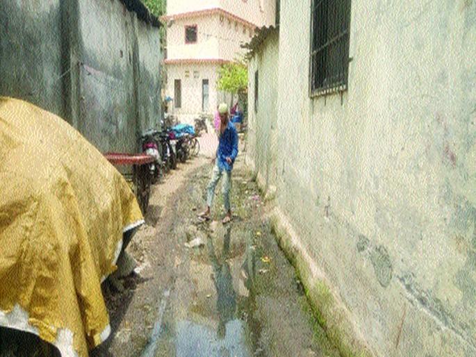 'His journey through dirty water | ‘त्यां’चा प्रवास घाणेरड्या पाण्यातूनच 'His journey through dirty water | ‘त्यां’चा प्रवास घाणेरड्या पाण्यातूनच