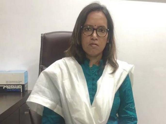 Education Minister Hi Hi ... Parents' agitation and loud sloganeering against fee increasing in Pune | शिक्षण मंत्री हाय हाय...फी वाढीविरोधात पुण्यात पालकांचे आंदोलन व जोरदार घोषणाबाजी Education Minister Hi Hi ... Parents' agitation and loud sloganeering against fee increasing in Pune | शिक्षण मंत्री हाय हाय...फी वाढीविरोधात पुण्यात पालकांचे आंदोलन व जोरदार घोषणाबाजी