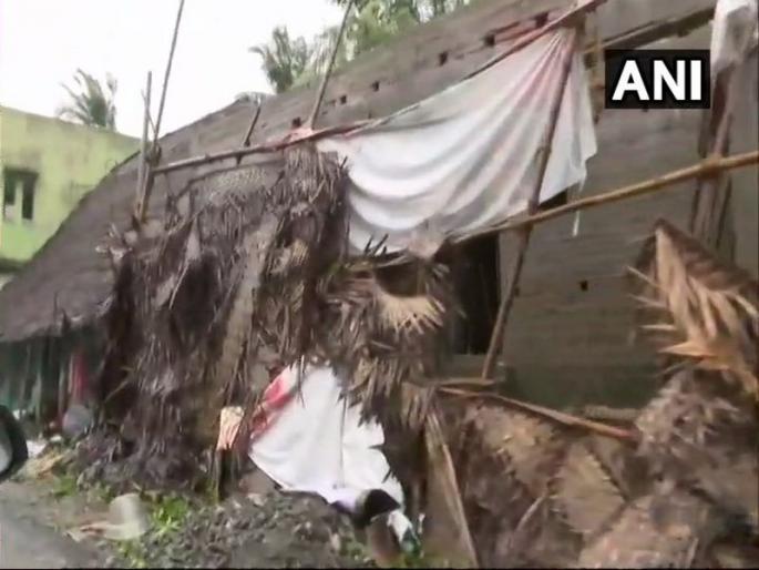 Cyclone Gaja 10 people killed in cyclonic storm; extensive damage in Nagapattinam | Cyclone Gaja : तामिळनाडूमध्ये 'गज' चक्रीवादळाचा कहर, 10 जणांचा मृत्यू Cyclone Gaja 10 people killed in cyclonic storm; extensive damage in Nagapattinam | Cyclone Gaja : तामिळनाडूमध्ये 'गज' चक्रीवादळाचा कहर, 10 जणांचा मृत्यू