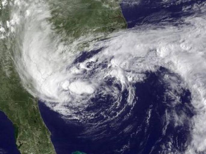 Cyclone Gaja to make landfall in Tamil Nadu on November 15 | Cyclone Gaja : 'तितली' नंतर तामिळनाडू आणि आंध्र प्रदेशवर 'गज' चक्रीवादळाचं संकट 