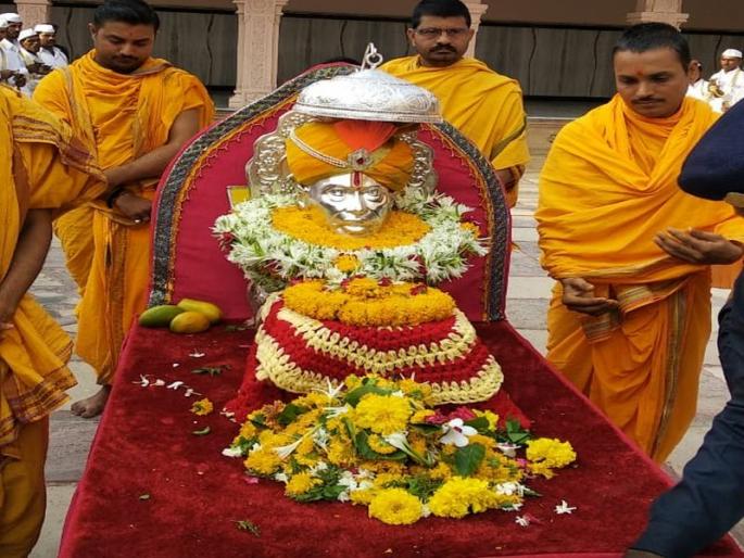 All the 3 chapters of 'Sri Gajanan Vijay' are presented in a single day | ‘श्री गजानन विजय’ पोथीचे सर्व २१ अध्याय एकाच दिवसात मुखोद्गत सादर All the 3 chapters of 'Sri Gajanan Vijay' are presented in a single day | ‘श्री गजानन विजय’ पोथीचे सर्व २१ अध्याय एकाच दिवसात मुखोद्गत सादर