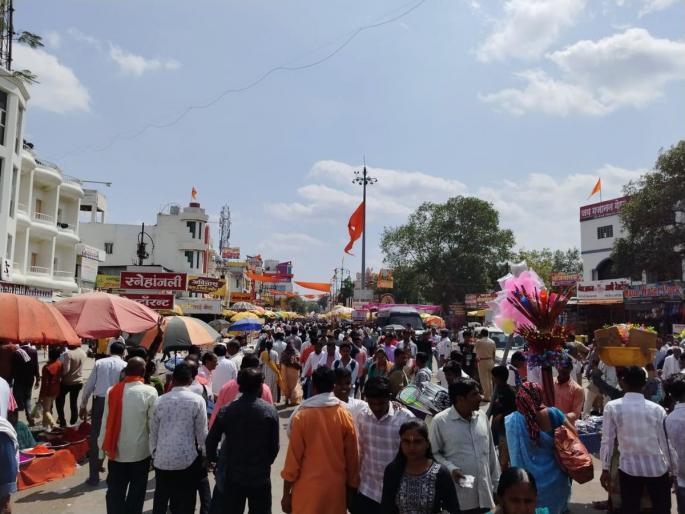 Buldhana: Always humble head at your feet..., Lakhs of devotees at the feet of Vidarbha Pandharinath Sri Gajanan | Buldhana: तुझ्या पायरीशी सदा नम्र माथा..., विदर्भ पंढरीनाथ श्री गजाननाच्या चरणी लक्षावधी भाविक लिन Buldhana: Always humble head at your feet..., Lakhs of devotees at the feet of Vidarbha Pandharinath Sri Gajanan | Buldhana: तुझ्या पायरीशी सदा नम्र माथा..., विदर्भ पंढरीनाथ श्री गजाननाच्या चरणी लक्षावधी भाविक लिन