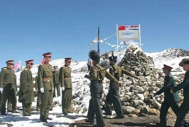 China's military should withdraw completely, India insists | चीनचे सैन्य पूर्ण माघारी हटले पाहिजे, भारताने ठणकावले; संरक्षण मंत्री आज लडाखला भेट देणार China's military should withdraw completely, India insists | चीनचे सैन्य पूर्ण माघारी हटले पाहिजे, भारताने ठणकावले; संरक्षण मंत्री आज लडाखला भेट देणार