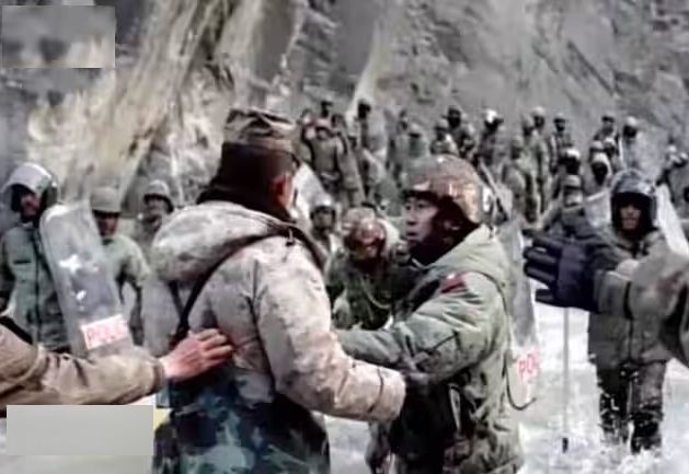Indian Army first posted video of Galwan clash LAC with China on YouTube; Now deleted, why? | गलवान झटापटीचा व्हिडीओ आर्मीने आधी युट्यूबवर टाकला; आता डिलीट केला, कारण काय? Indian Army first posted video of Galwan clash LAC with China on YouTube; Now deleted, why? | गलवान झटापटीचा व्हिडीओ आर्मीने आधी युट्यूबवर टाकला; आता डिलीट केला, कारण काय?