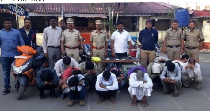 Raid on gambling den in Nagpur at Panchpawali | नागपुरातील पाचपावलीतील जुगार अड्ड्यावर छापा : १७ जुगारी गजाआड