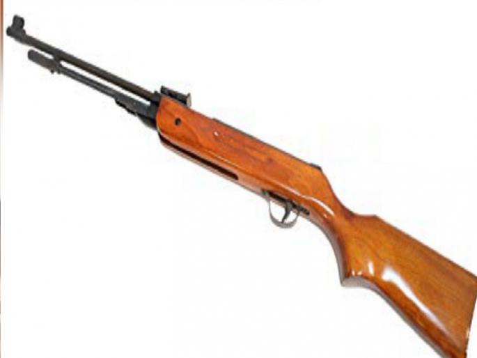 Young woman injured by gunshot in Guhagar | गुहागरात बंदुकीतील छरा लागल्याने तरुणी जखमी, तरुणावर गुन्हा दाखल Young woman injured by gunshot in Guhagar | गुहागरात बंदुकीतील छरा लागल्याने तरुणी जखमी, तरुणावर गुन्हा दाखल