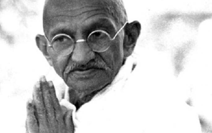 How will be ok if Gandhiji remain only in history? | गांधीजींना इतिहासात ढकलून कसं चालेल?