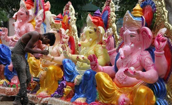 Goa announces guidelines for ganesh Chaturthi | गोव्यात चतुर्थीसाठी मार्गदर्शक तत्त्वे जाहीर, जाणून घ्या नेमकं कसं असणार? Goa announces guidelines for ganesh Chaturthi | गोव्यात चतुर्थीसाठी मार्गदर्शक तत्त्वे जाहीर, जाणून घ्या नेमकं कसं असणार?