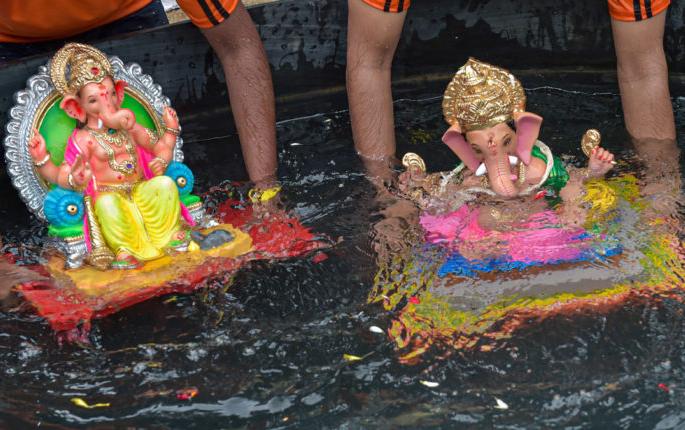 Immerse Bappa at home! Corporation's appeal | बाप्पाचे घरीच करा विसर्जन! मनपाचे आवाहन Immerse Bappa at home! Corporation's appeal | बाप्पाचे घरीच करा विसर्जन! मनपाचे आवाहन