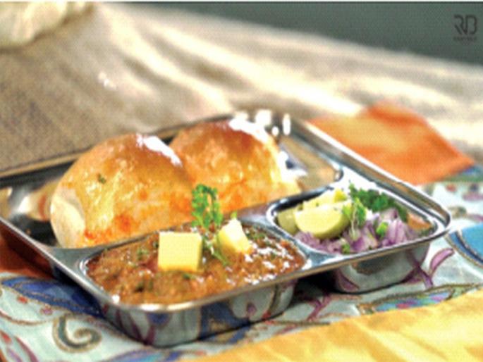 Home menu includes laddoos, pavbhajis and ragda patties in place of chivadya | घरच्या मेन्यूमध्ये लाडू, चिवड्याच्या जागी पावभाजी आणि रगडा पॅटीस Home menu includes laddoos, pavbhajis and ragda patties in place of chivadya | घरच्या मेन्यूमध्ये लाडू, चिवड्याच्या जागी पावभाजी आणि रगडा पॅटीस