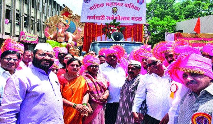  This time a significant reduction in idolatry | यंदा मूर्ती दानात लक्षणीय घट