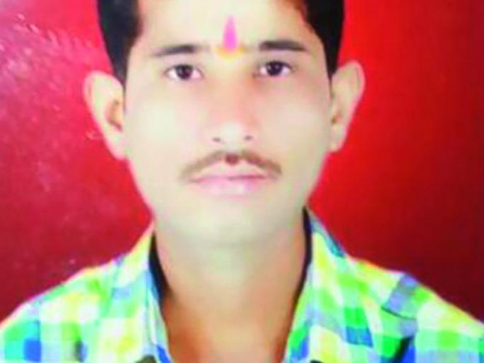 Akola: Suicide by taking a grudge of a farmer son of a farmer | अकोला : व्याळा येथील शेतकरी पुत्राची गळफास घेऊन आत्महत्या Akola: Suicide by taking a grudge of a farmer son of a farmer | अकोला : व्याळा येथील शेतकरी पुत्राची गळफास घेऊन आत्महत्या