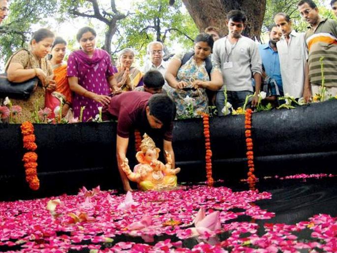 Those who immersed Ganesha got tired debts | गणेश विसर्जन करणाऱ्यांची थकीत देणी मिळाली Those who immersed Ganesha got tired debts | गणेश विसर्जन करणाऱ्यांची थकीत देणी मिळाली