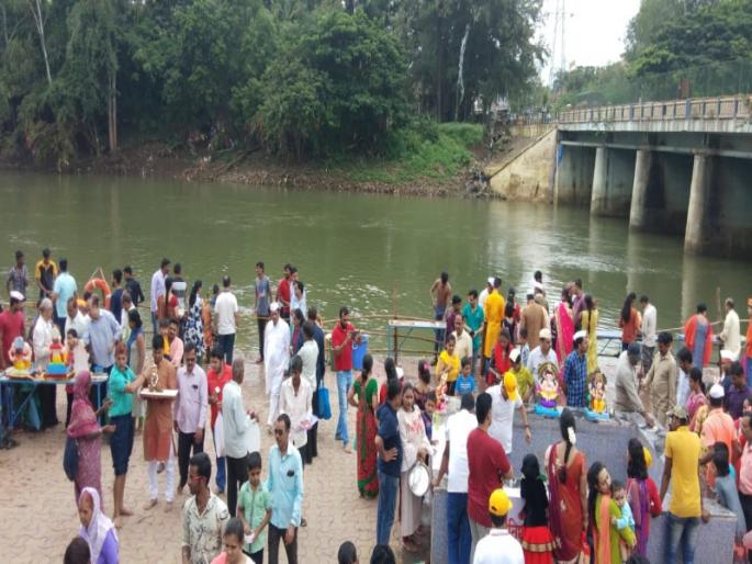 visarjan miravnuk 2019 : home ganesh immersion in the Pimpri Chinchwad | विसर्जन मिरवणूक २०१९ : पिंपरी चिंचवडमध्ये भावपूर्ण वातावरणात घरगुती गणरायाला निरोप visarjan miravnuk 2019 : home ganesh immersion in the Pimpri Chinchwad | विसर्जन मिरवणूक २०१९ : पिंपरी चिंचवडमध्ये भावपूर्ण वातावरणात घरगुती गणरायाला निरोप