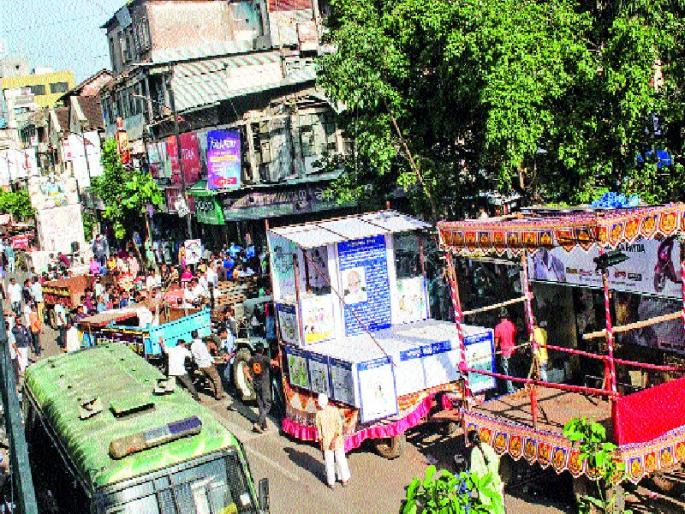 Ganeshotsav will stop looting from rickshaw driver, police in Ratnagiri during Ganeshotsav | Ganeshotsav : रिक्षा चालकांकडून होणारी लूट थांबणार, गणेशोत्सवकाळात रत्नागिरी पोलिसांची करडी नजर Ganeshotsav will stop looting from rickshaw driver, police in Ratnagiri during Ganeshotsav | Ganeshotsav : रिक्षा चालकांकडून होणारी लूट थांबणार, गणेशोत्सवकाळात रत्नागिरी पोलिसांची करडी नजर