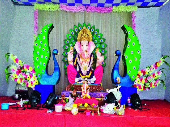 Cultural events; Circles filled with social, mythological views | सांस्कृतिक कार्यक्रमांची रेलचेल; सामाजिक, पौराणिक देखाव्यांवर मंडळांनी दिला भर Cultural events; Circles filled with social, mythological views | सांस्कृतिक कार्यक्रमांची रेलचेल; सामाजिक, पौराणिक देखाव्यांवर मंडळांनी दिला भर