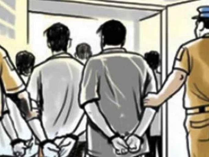 Gang arrested in West Bengal for withdrawing money from a woman's account in Akola | अकोल्यातील महिलेच्या खात्यातून परस्पर पैस काढणारी टोळी पश्चिम बंगालमध्ये जेरबंद Gang arrested in West Bengal for withdrawing money from a woman's account in Akola | अकोल्यातील महिलेच्या खात्यातून परस्पर पैस काढणारी टोळी पश्चिम बंगालमध्ये जेरबंद