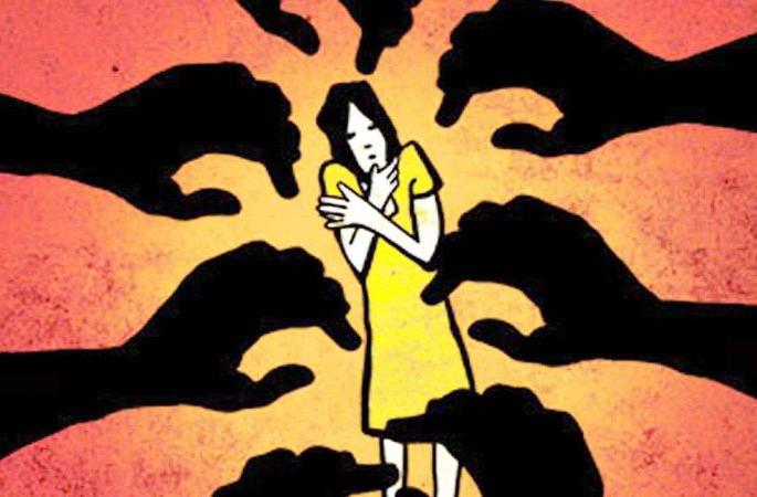 Gang rape on Balaghat minor girl in Nagpur | नागपुरात बालाघाटच्या अल्पवयीन मुलीवर सामूहिक बलात्कार Gang rape on Balaghat minor girl in Nagpur | नागपुरात बालाघाटच्या अल्पवयीन मुलीवर सामूहिक बलात्कार