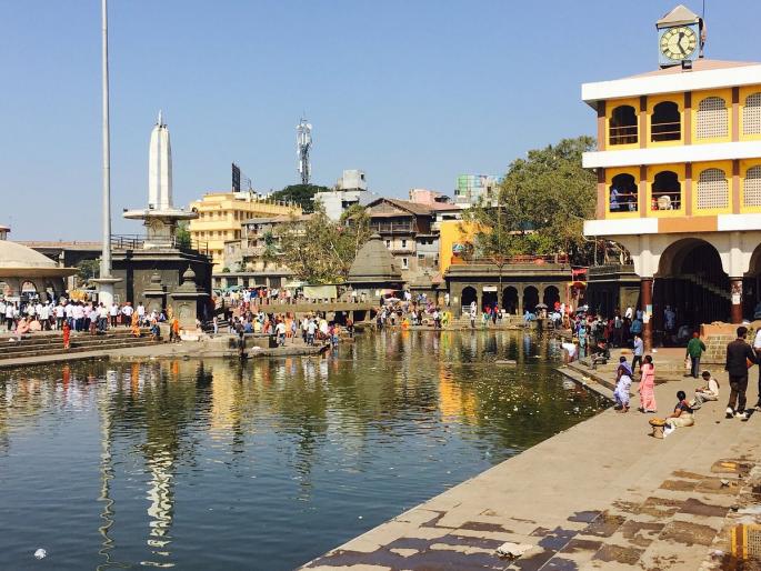 saved mother and child with the woman who came for visarjan incident at nashik ganga ghat | विसर्जनासाठी आलेल्या महिलेसह मायलेकींना वाचविले; नाशिकच्या गंगाघाटावरील घटना  saved mother and child with the woman who came for visarjan incident at nashik ganga ghat | विसर्जनासाठी आलेल्या महिलेसह मायलेकींना वाचविले; नाशिकच्या गंगाघाटावरील घटना