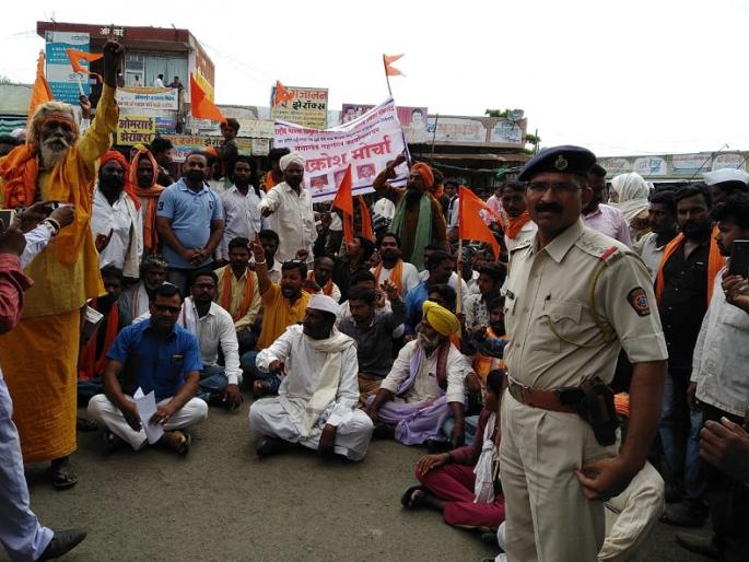 The death row convicts should be hanged; Demand of National Nomadic Nomadic Tribes Federation | राहीनपाडा हत्याकांडातील आरोपींना फाशी द्यावी; राष्ट्रीय भटक्या विमुक्त जमाती महासंघाची मागणी  The death row convicts should be hanged; Demand of National Nomadic Nomadic Tribes Federation | राहीनपाडा हत्याकांडातील आरोपींना फाशी द्यावी; राष्ट्रीय भटक्या विमुक्त जमाती महासंघाची मागणी