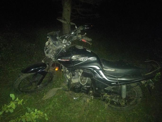 youth killed in unidentified vehicle crash | अज्ञात वाहनाच्या धडकेत दुचाकीस्वार तरुणाचा मृत्यू