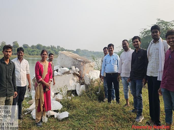 'Coast closure' through 'combing operation' against sand mafia in Gangakhed | गंगाखेडमध्ये महसूलची वाळू माफियांविरोधात ‘कोम्बिंग ऑपरेशन’द्वारे ‘तटबंदी’ 'Coast closure' through 'combing operation' against sand mafia in Gangakhed | गंगाखेडमध्ये महसूलची वाळू माफियांविरोधात ‘कोम्बिंग ऑपरेशन’द्वारे ‘तटबंदी’