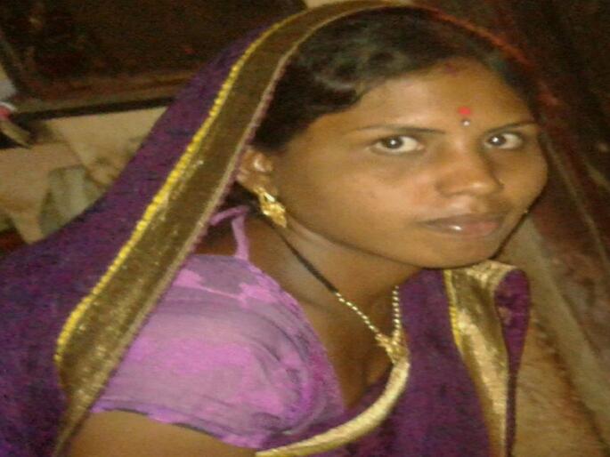 Mother's death after delivery; The confusion of the organizer of Gangothed Sub-District Hospital | प्रसुतीनंतर मातेचा मृत्यु; गंगाखेडच्या उपजिल्हा रुग्णालयात नातवाईकांचा गोंधळ Mother's death after delivery; The confusion of the organizer of Gangothed Sub-District Hospital | प्रसुतीनंतर मातेचा मृत्यु; गंगाखेडच्या उपजिल्हा रुग्णालयात नातवाईकांचा गोंधळ