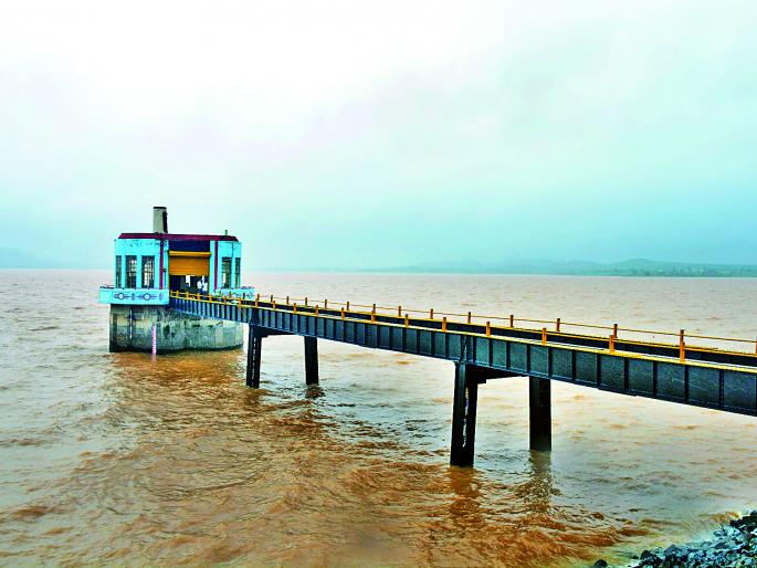 Gangapur dam in Nashik was filled with 74 percent and Bhavli 100 percent; Dissertation also started through the valley | नाशिकचे गंगापूर धरण 74 तर भावली 100 टक्के भरले; दरणामधूनही विसर्ग सुरू Gangapur dam in Nashik was filled with 74 percent and Bhavli 100 percent; Dissertation also started through the valley | नाशिकचे गंगापूर धरण 74 तर भावली 100 टक्के भरले; दरणामधूनही विसर्ग सुरू