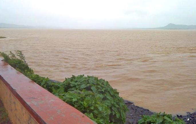 Within two months, the dam was filled: Nashikaradha! | दोन महिन्यांतच धरण भरले: नाशिककर निर्धास्त ! Within two months, the dam was filled: Nashikaradha! | दोन महिन्यांतच धरण भरले: नाशिककर निर्धास्त !