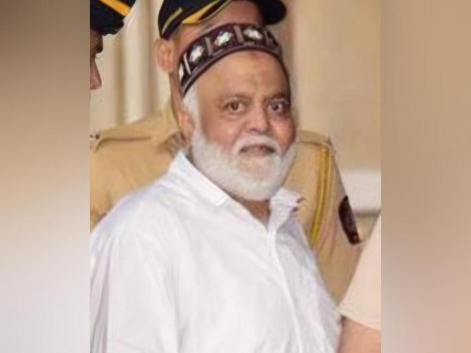 gangster Subhash Singh Thakur in custody of Mira Bhayandar police; will be produced in court on Tuesday | कुख्यात गँगस्टर सुभाषसिंह ठाकूरचा ताबा मिरा भाईंदर पोलिसांकडे; मंगळवारी कोर्टात हजर करणार gangster Subhash Singh Thakur in custody of Mira Bhayandar police; will be produced in court on Tuesday | कुख्यात गँगस्टर सुभाषसिंह ठाकूरचा ताबा मिरा भाईंदर पोलिसांकडे; मंगळवारी कोर्टात हजर करणार