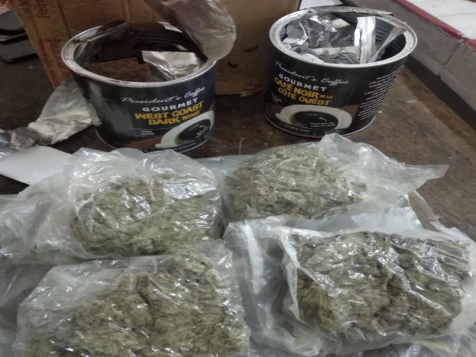 Shocking! NCB team seizes cannabis parcels from Lonavla post office | धक्कादायक! लोणावळा पोस्ट कार्यालयातून एनसीबी पथकाने जप्त केले ५० ते ५५ लाखांचे गांजा पार्सल Shocking! NCB team seizes cannabis parcels from Lonavla post office | धक्कादायक! लोणावळा पोस्ट कार्यालयातून एनसीबी पथकाने जप्त केले ५० ते ५५ लाखांचे गांजा पार्सल
