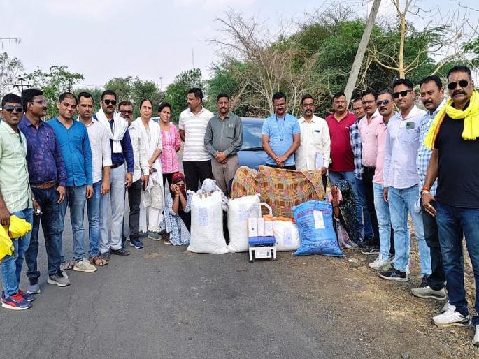 Marijuana smuggling in a car with 'Press' written on it; Two men, three women arrested | चक्क ‘प्रेस’ लिहिलेल्या कारमधून गांजा तस्करी; दोन पुरुष, तीन महिलांना अटक Marijuana smuggling in a car with 'Press' written on it; Two men, three women arrested | चक्क ‘प्रेस’ लिहिलेल्या कारमधून गांजा तस्करी; दोन पुरुष, तीन महिलांना अटक