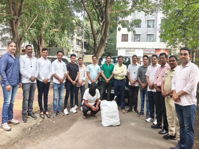 Smuggling of marijuana from a Thar car in Phursungit revealed; Crime Branch action, seized valuables worth Rs 22 lakh | फुरसुंगीत थार गाडीतून गांजाची तस्करी उघडकीस; गुन्हे शाखेची कारवाई, २२ लाखांचा मुद्देमाल जप्त