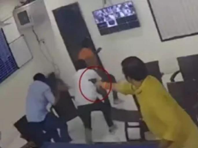 Ganpat Gaikwad land shooting case! The builder brought the village goons, the police had to come running ruckus in Ambernath | गणपत गायकवाड जमीन गोळीबार प्रकरण! बिल्डर पुन्हा गावगुंडांना घेऊन आला, पोलिसांना धावत यावे लागले Ganpat Gaikwad land shooting case! The builder brought the village goons, the police had to come running ruckus in Ambernath | गणपत गायकवाड जमीन गोळीबार प्रकरण! बिल्डर पुन्हा गावगुंडांना घेऊन आला, पोलिसांना धावत यावे लागले