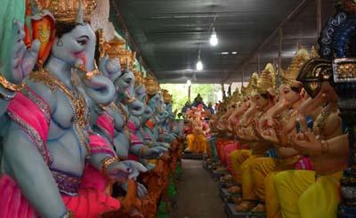 The question of Satara immersion pool is decided in Jalaram court-Ganesh Mandal's meeting | सातारा विसर्जन तळ्याचा प्रश्न जलमंदिरच्या कोर्टात-गणेश मंडळांच्या बैठकीत निर्णय The question of Satara immersion pool is decided in Jalaram court-Ganesh Mandal's meeting | सातारा विसर्जन तळ्याचा प्रश्न जलमंदिरच्या कोर्टात-गणेश मंडळांच्या बैठकीत निर्णय