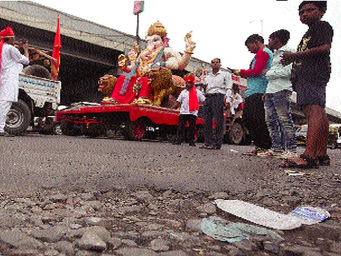 The journey of millions of Ganesha devotees on the decision of the government | लाखो गणेशभक्तांचा प्रवास राज्य सरकारच्या पुढील निर्णयावर अवलंबून The journey of millions of Ganesha devotees on the decision of the government | लाखो गणेशभक्तांचा प्रवास राज्य सरकारच्या पुढील निर्णयावर अवलंबून